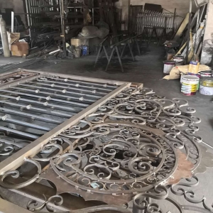 出口鍛打鐵藝大門焊接制作