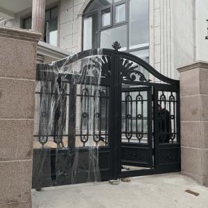 出口別墅鋁藝大門鋁藝小門安裝