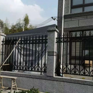 庭院圍欄鋁藝圍欄護(hù)欄